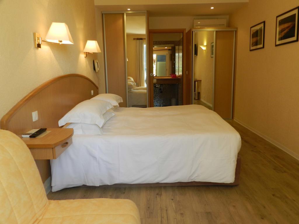 Grand Hotel Moriaz Le Lavandou Exterior foto